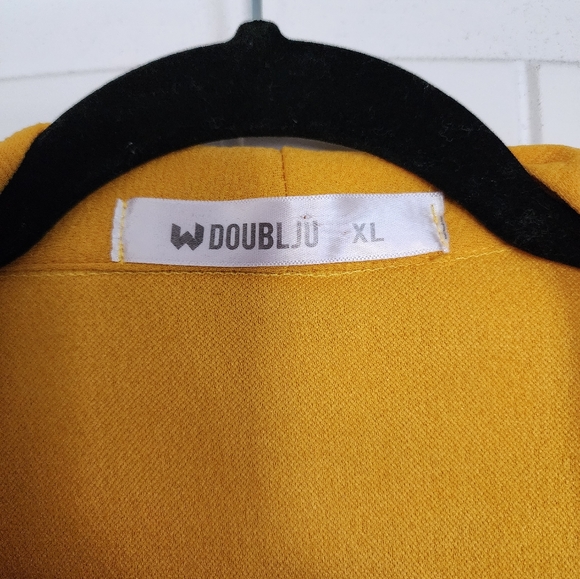 Gold waterfall style blazer - Picture 4 of 5